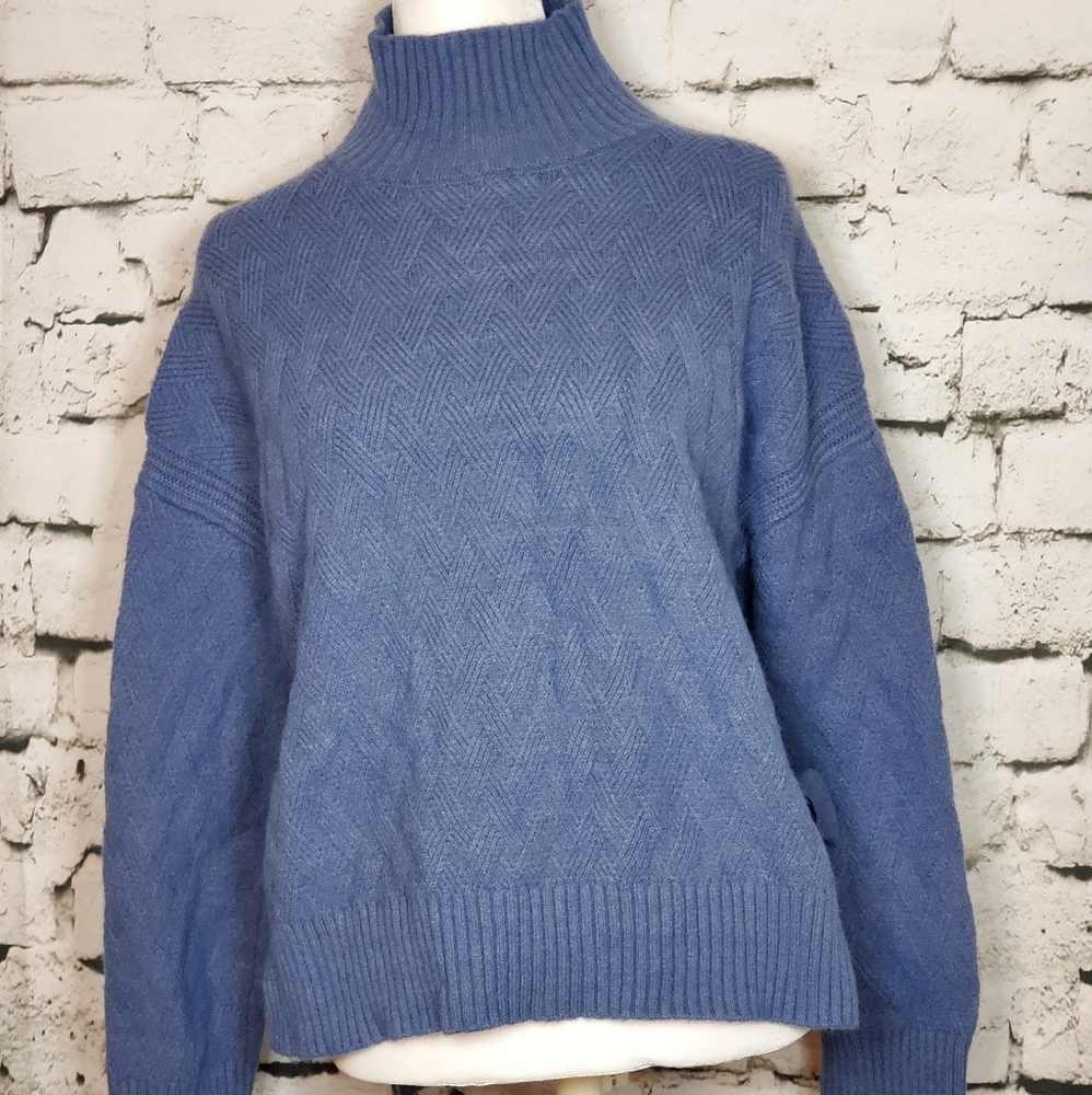 Binkeke Turtle Neck Sweater